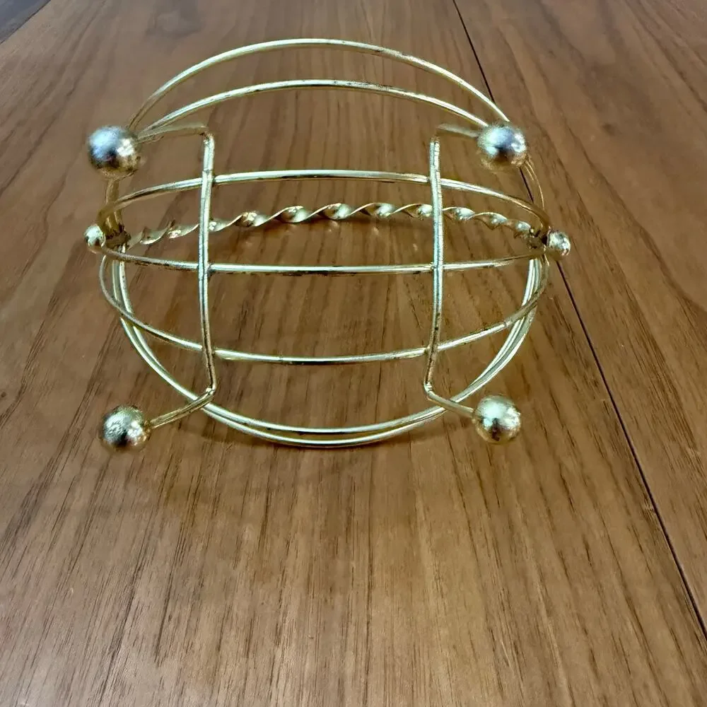 Brass Footed Wire Basket Twist Handle 5.5” x 6.5”